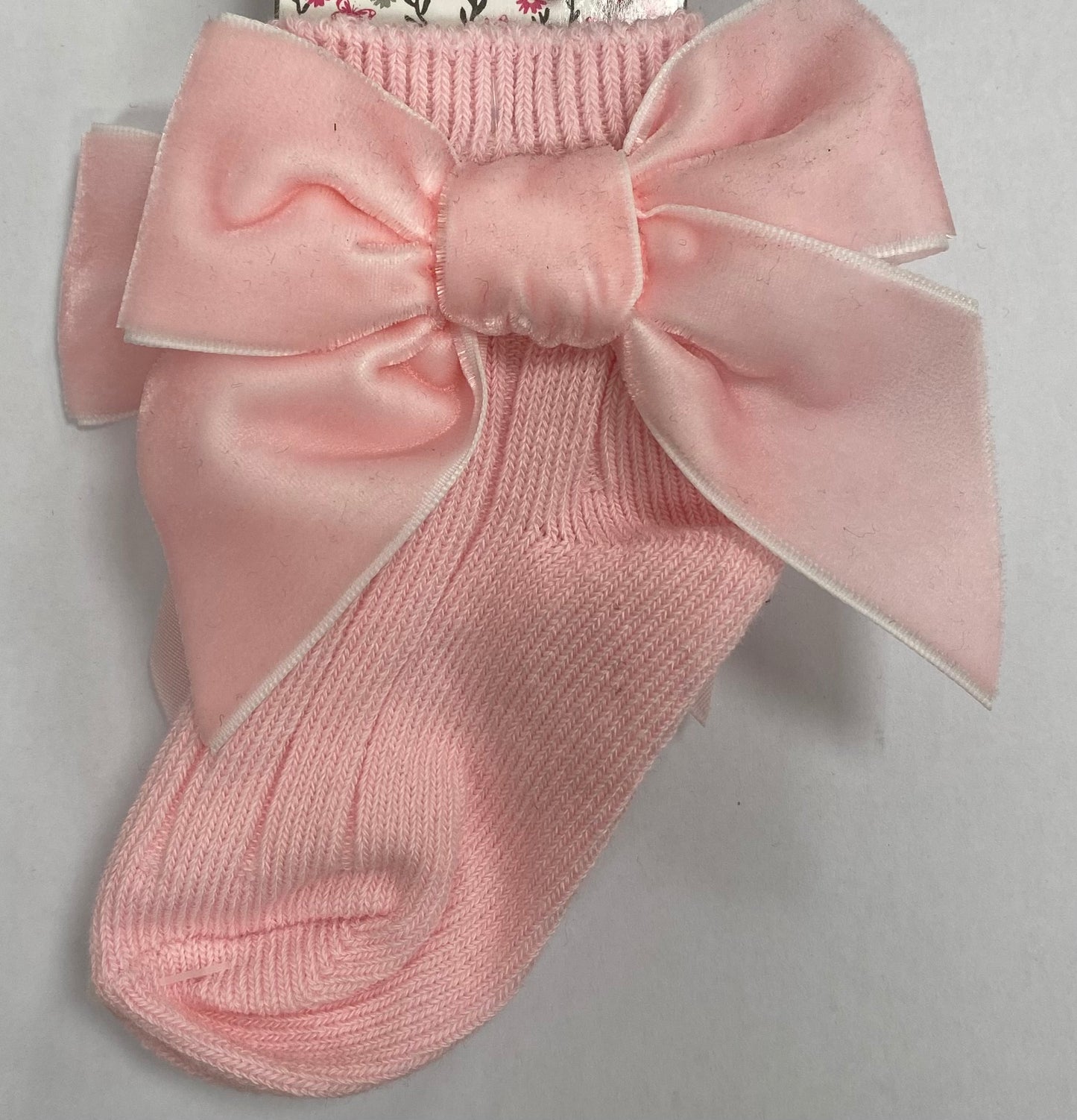 Girls Pink Ribbed socks W/ Bow