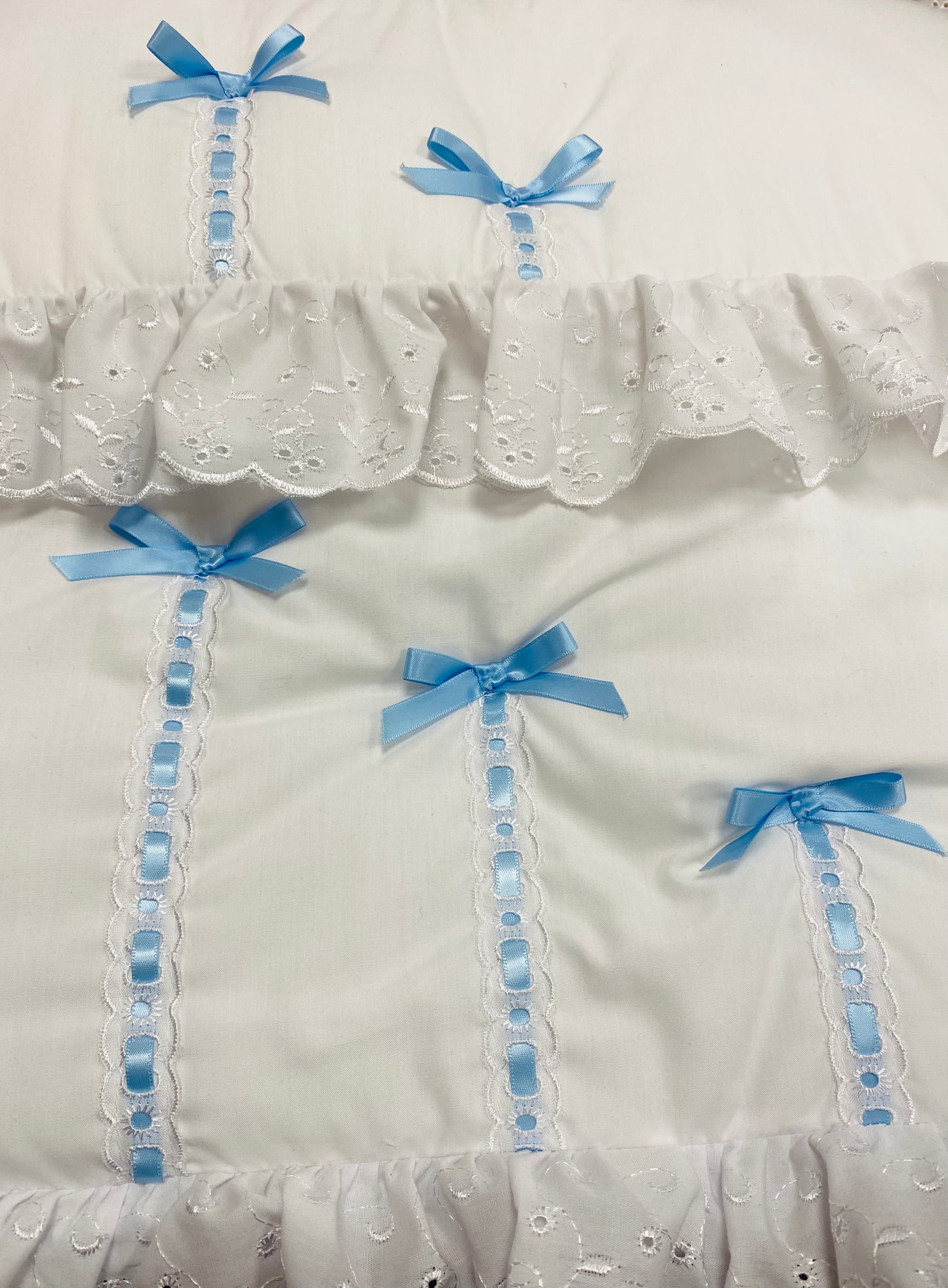 White / Blue Lace Pattern Cosytoes