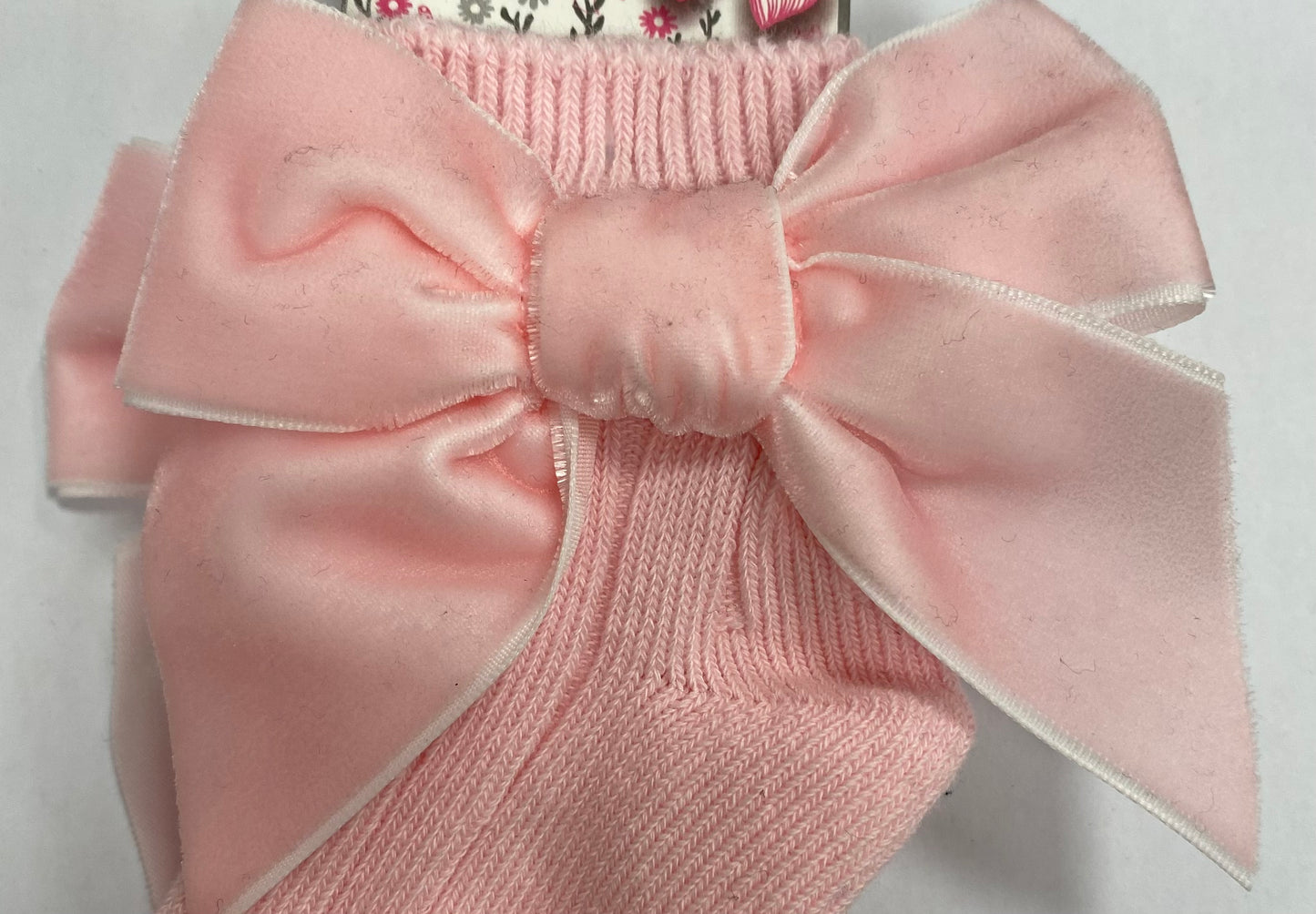 Girls Pink Ribbed socks W/ Bow