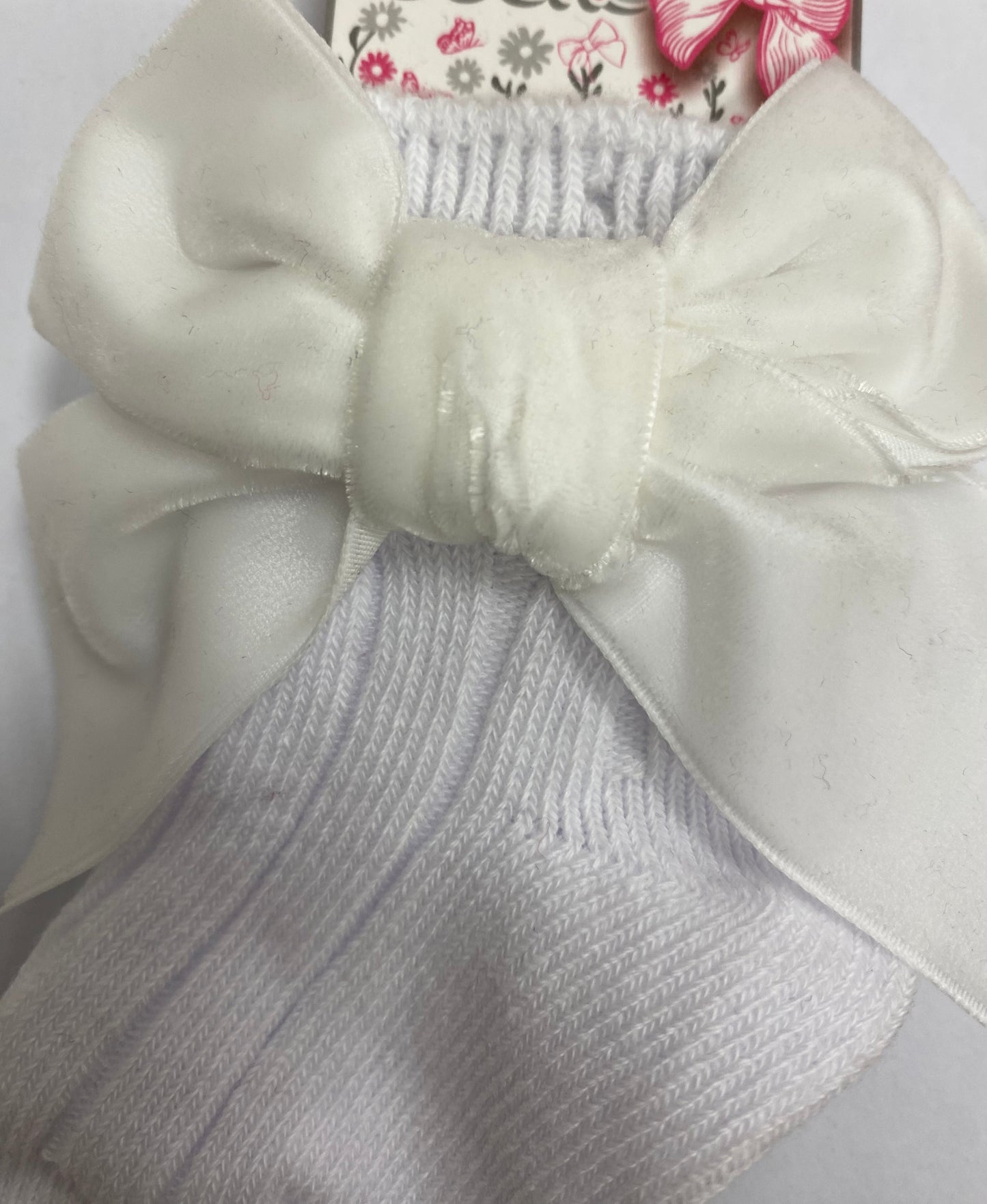 Girls Ribbed White Ankle socks W/ Bow